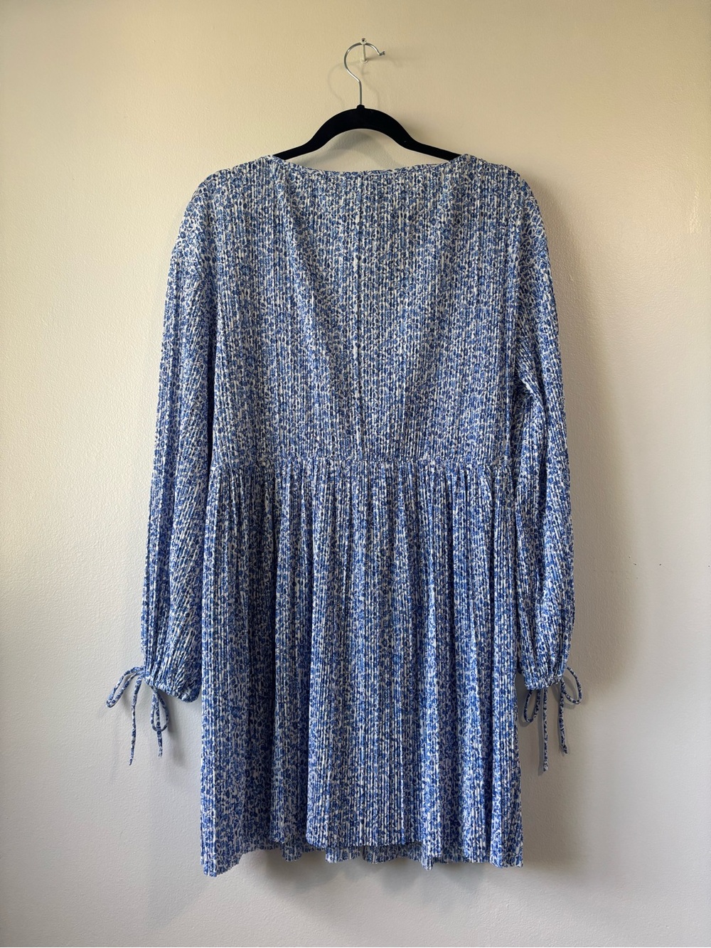 H&M Blue Floral Plissè Dress - Picture 7 of 7
